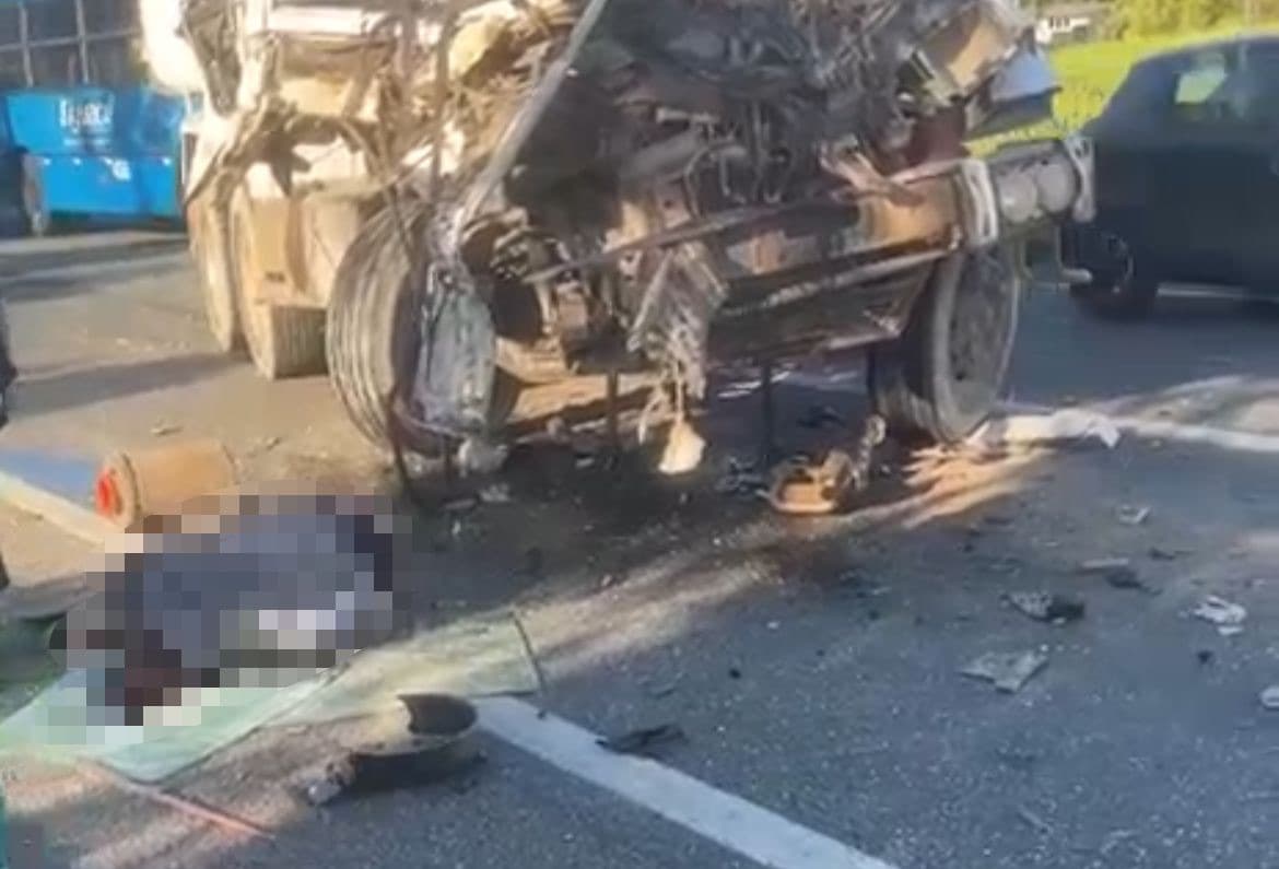 Tragédia na Grande Florianópolis: homem morre em acidente entre caminhões na BR-101