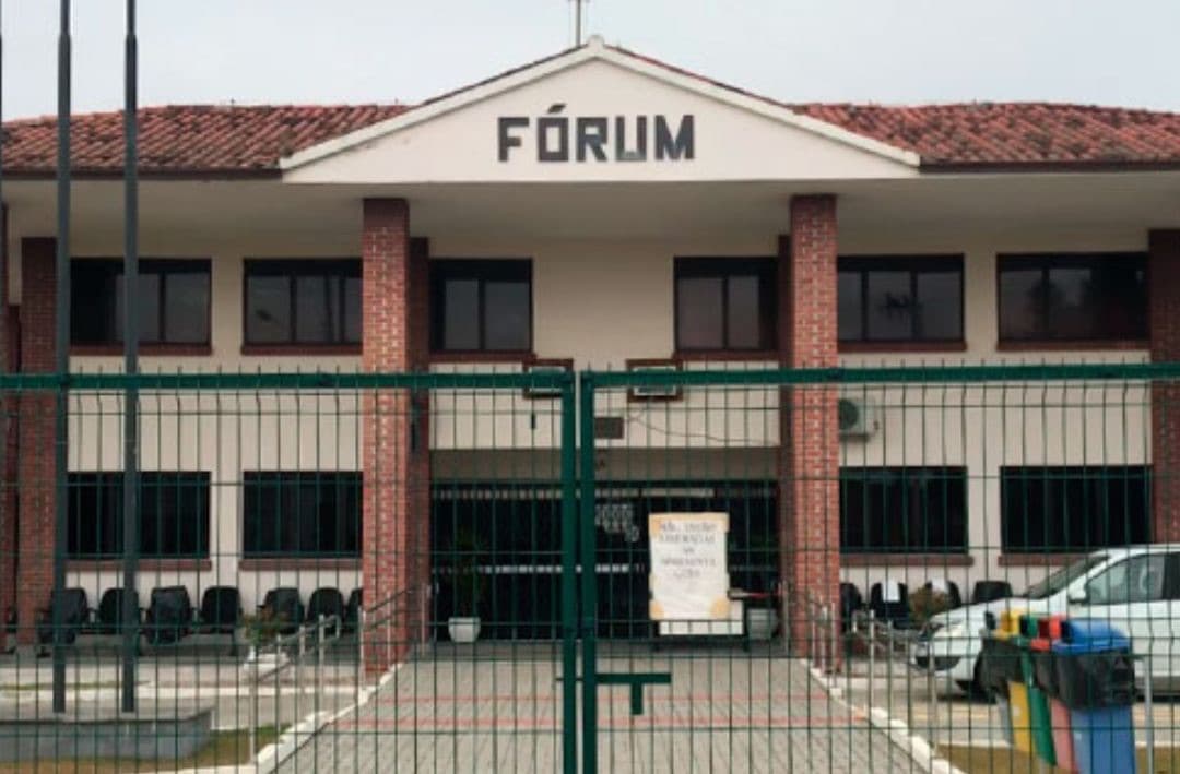 Professora que matou filha recém-nascida em Canelinha é condenada a 2 anos de prisão