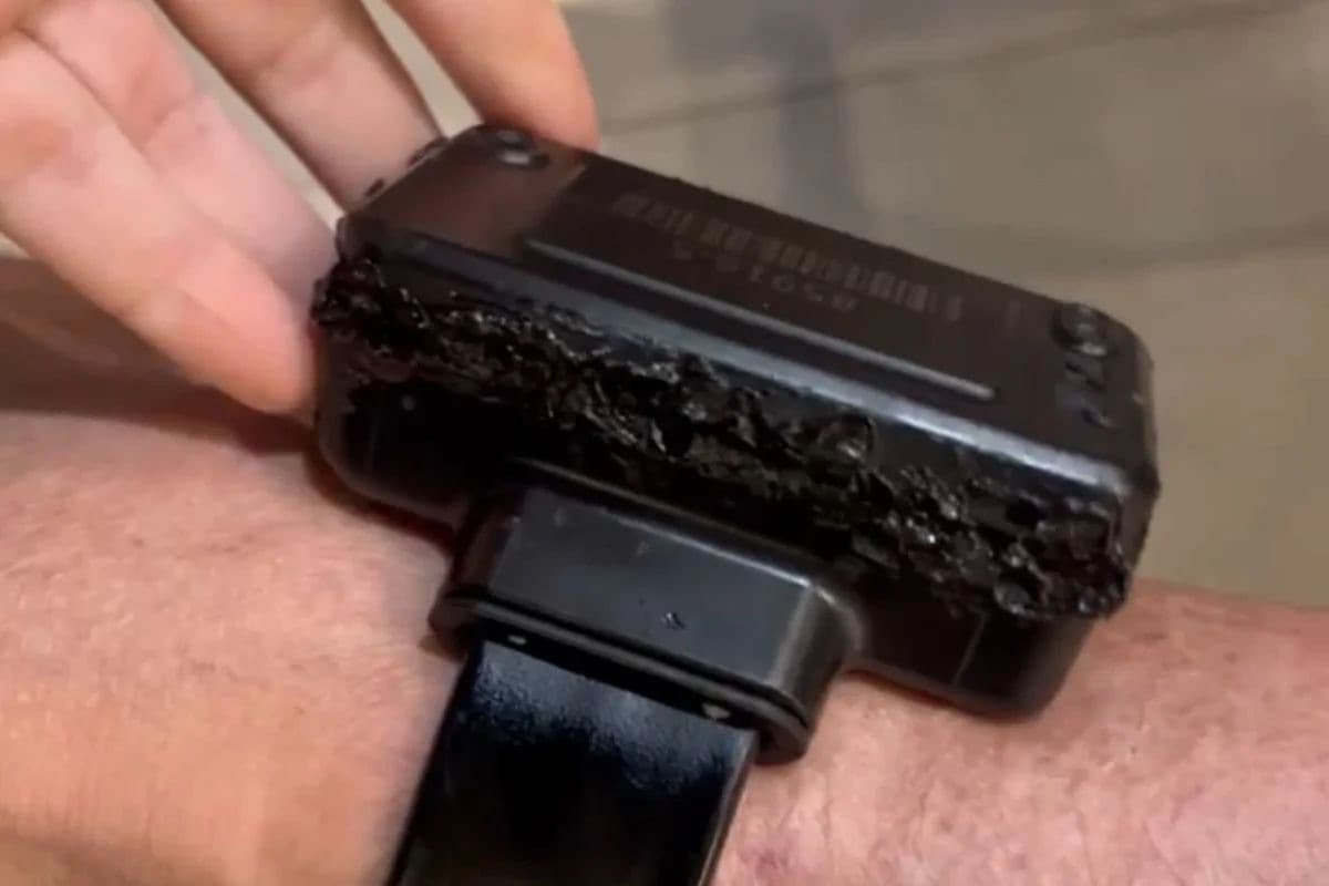 Bolsonaro teria usado ferro de solda para queimar tornozeleira, diz relatório policial