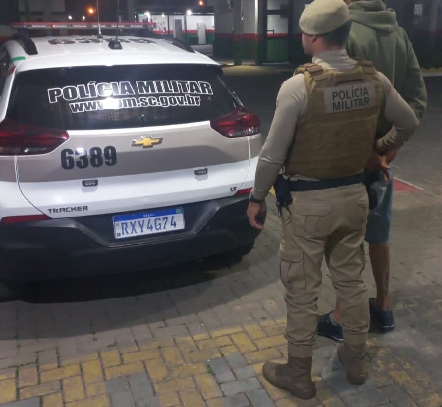 Polícia Militar prende sete pessoas e apreende adolescente em ações no Litoral Norte