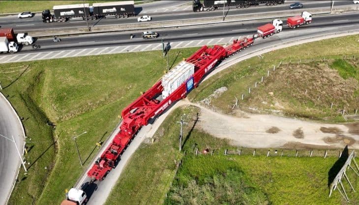 Comboio gigante com transformador da WEG vai alterar o trânsito na BR-470 e BR-101 nesta quarta-feira
