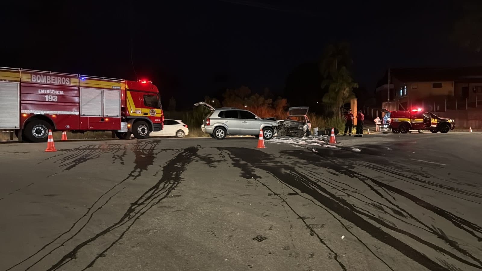 Colisão frontal violenta na SC-477 deixa passageiro em estado gravíssimo em Timbó