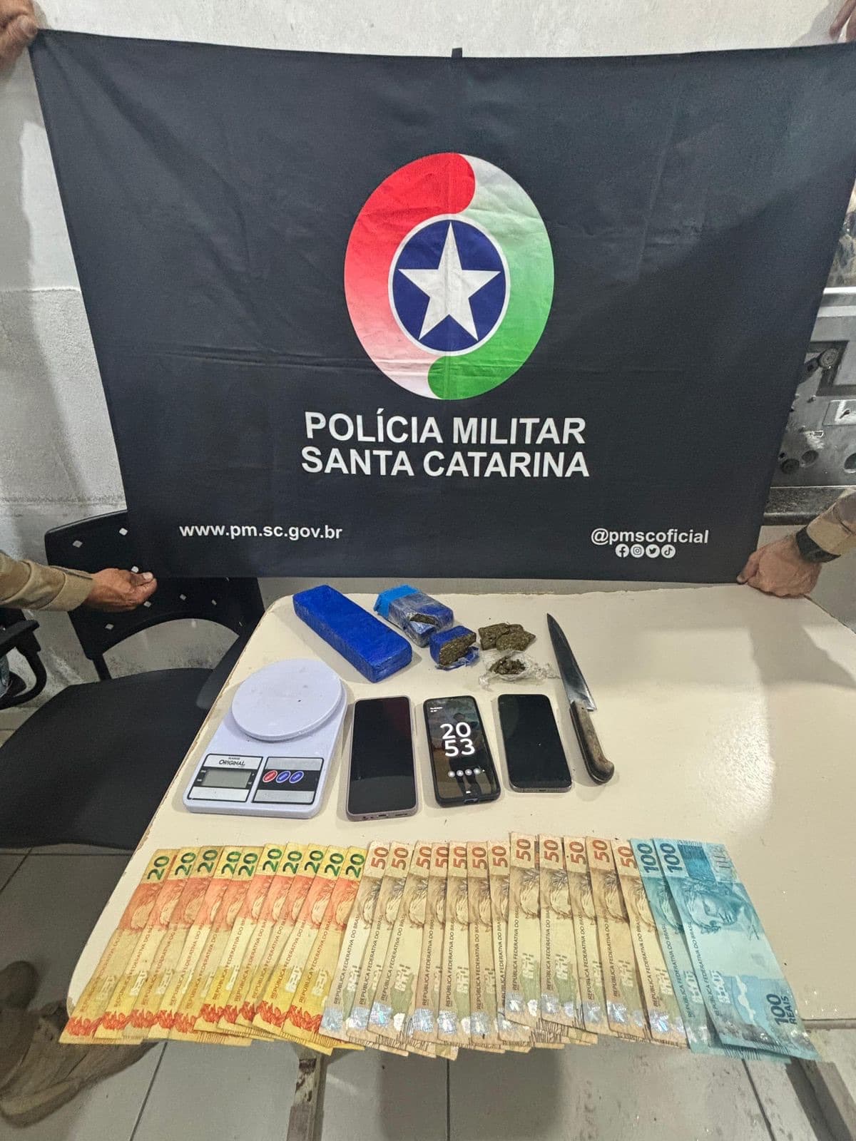 PM prende homem e mulher por tráfico e associação para o tráfico em Itapema