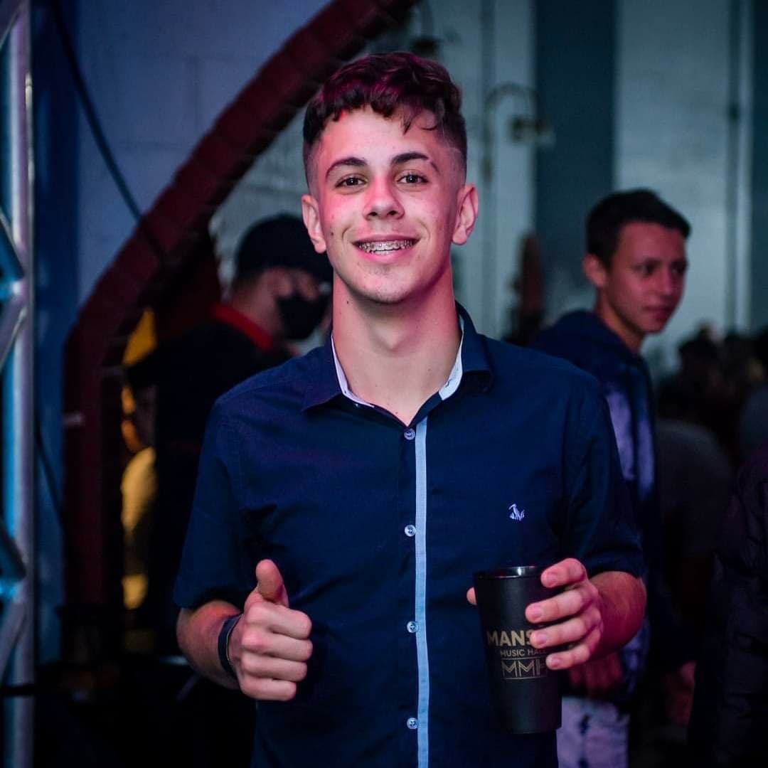 Jovem de 22 anos desaparece após se afogar em rio de Santa Catarina