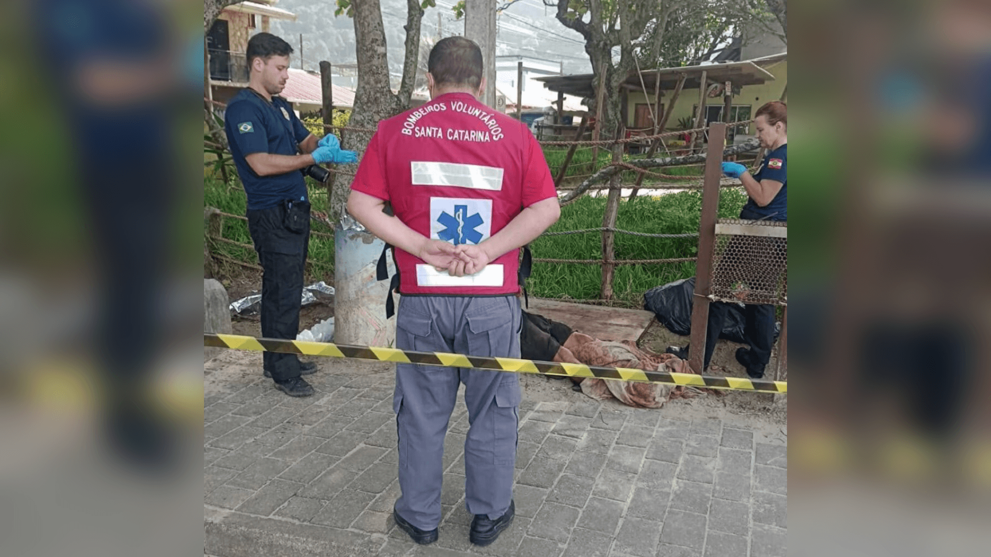 Homem é encontrado morto na areia e mulher aparece espancada em praia de SC