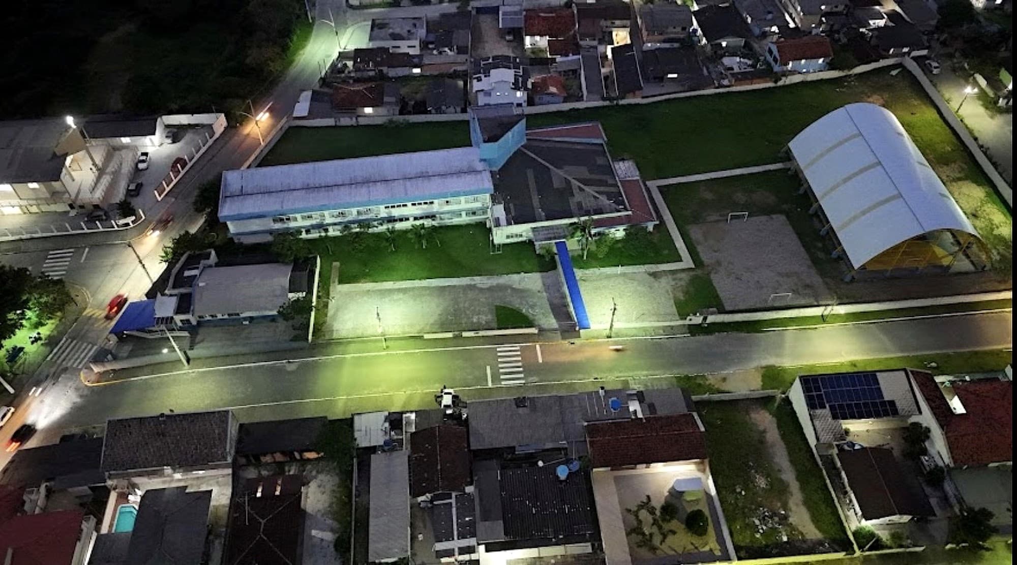 Pai de coleguinha impede sequestro de criança a caminho da escola na Grande Florianópolis