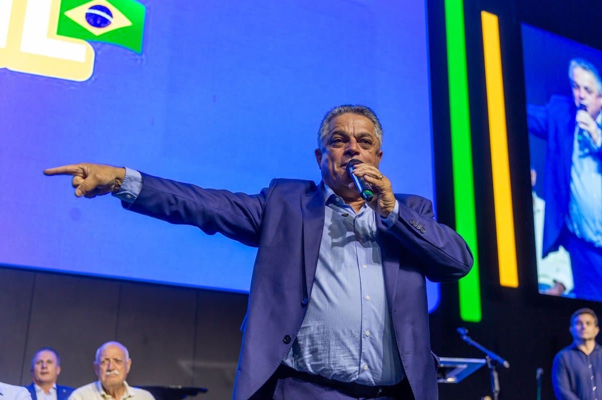 João Rodrigues renuncia ao cargo de prefeito de Chapecó para disputar o governo de SC contra Jorginho