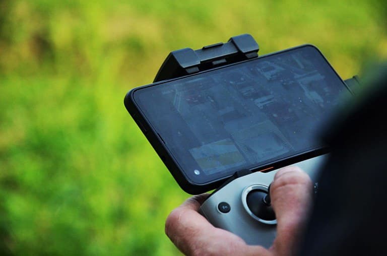 PRF usa drone que vê celular na mão do motorista a 1 km de distância em SC