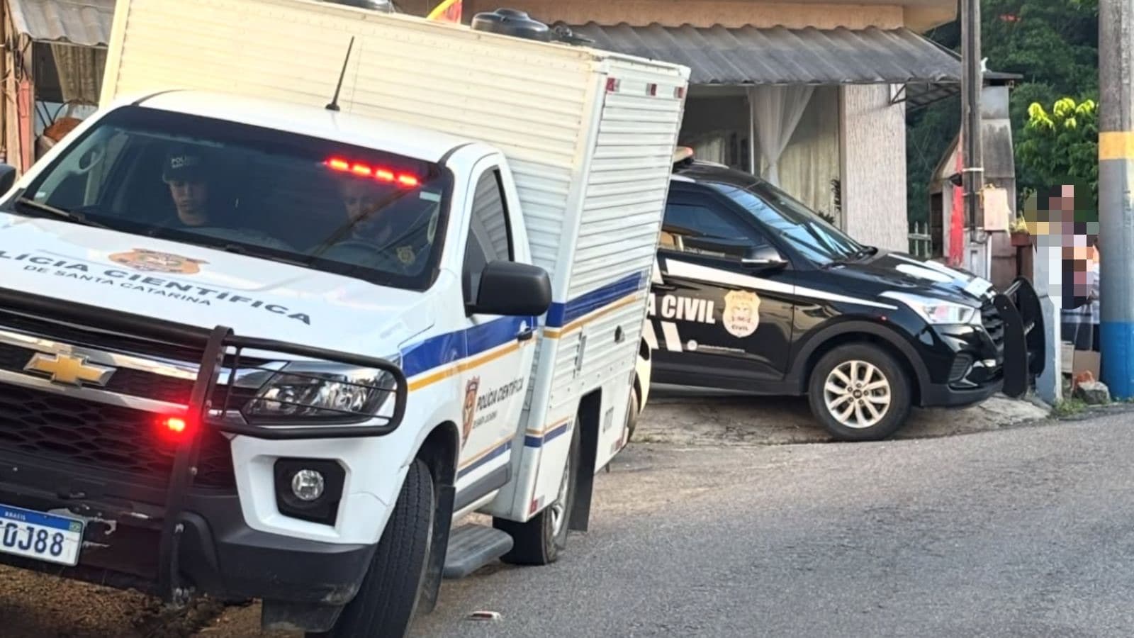Casal de turistas é encontrado morto em imóvel alugado por aplicativo em Governador Celso Ramos