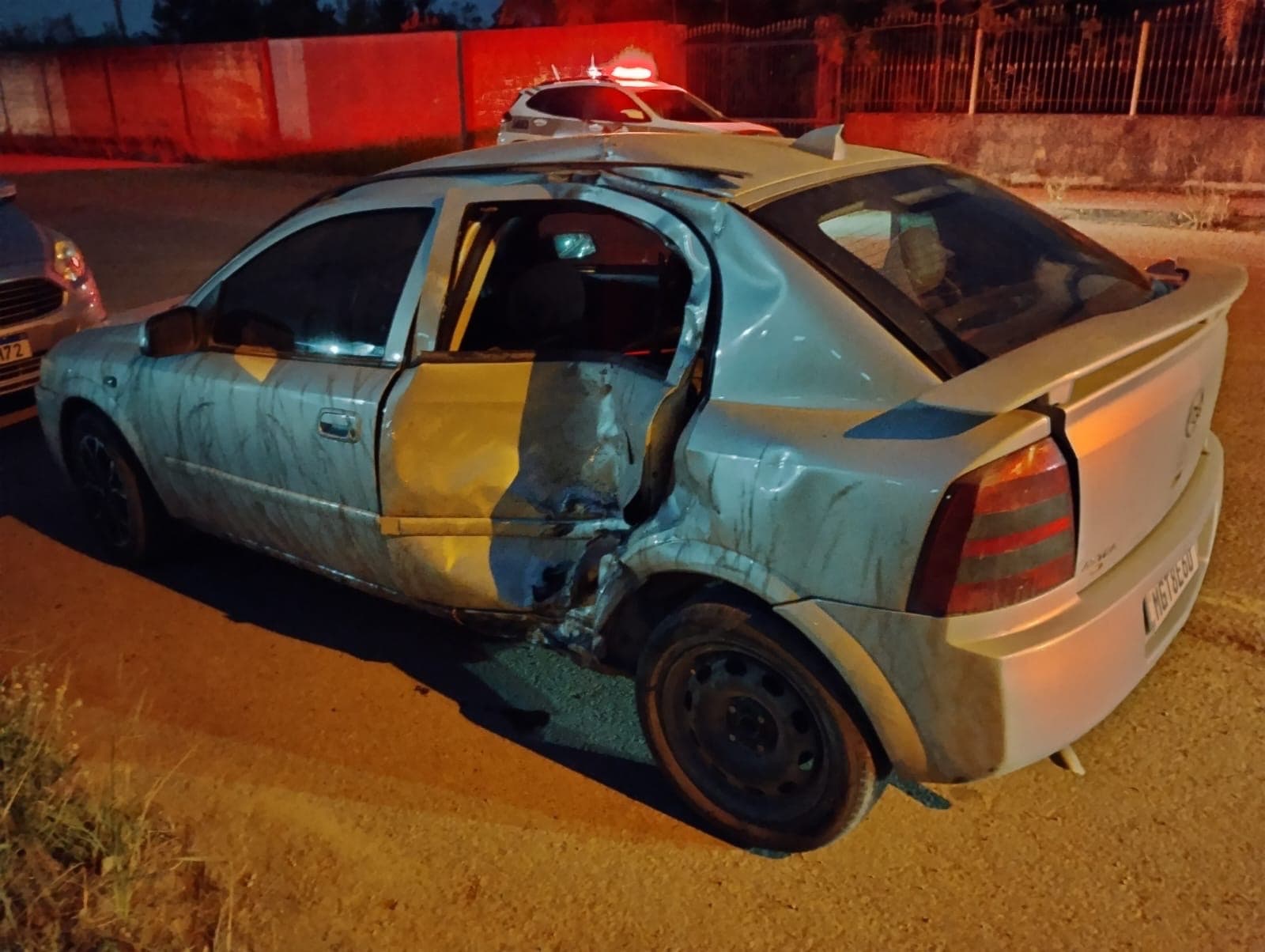 Motociclista é levado ao hospital com suspeita de TCE após acidente