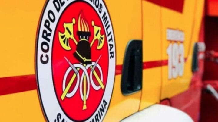 Motociclista fica ferido em colisão com carro na SC-401, em Florianópolis