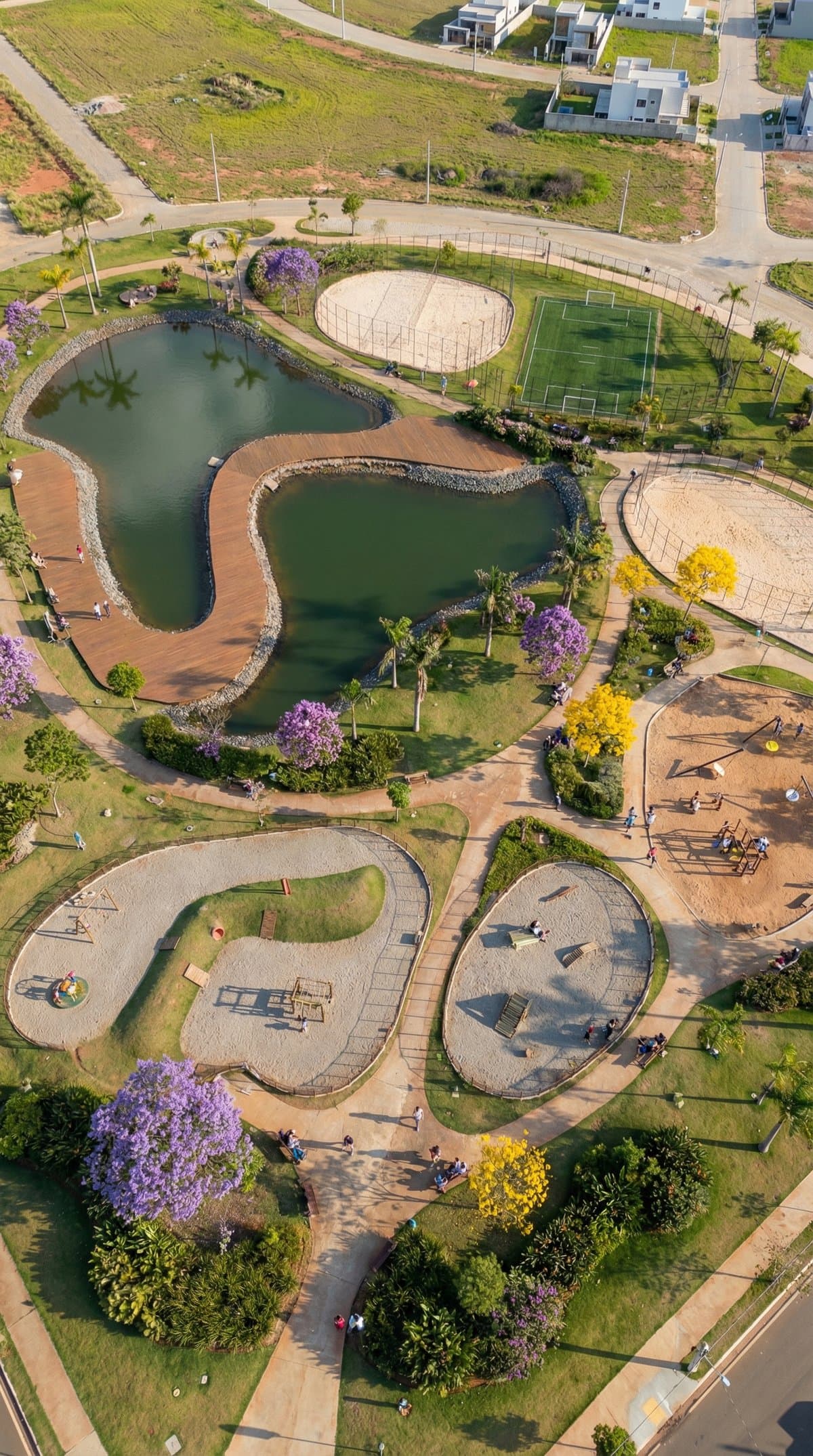 Tijucas ganha parque urbano de mais de 15 mil m² com samba, food trucks e carros antigos na abertura