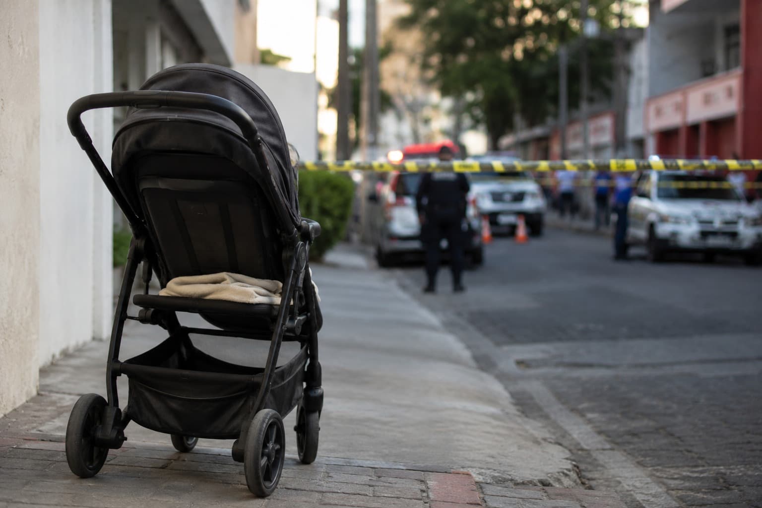 Homem é condenado após ataque que matou ex-sogra e atingiu bebê em carrinho em SC