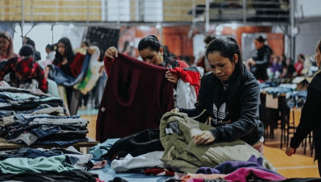 Campanha do Agasalho 2026 inicia arrecadação de roupas e cobertores em SC e PR