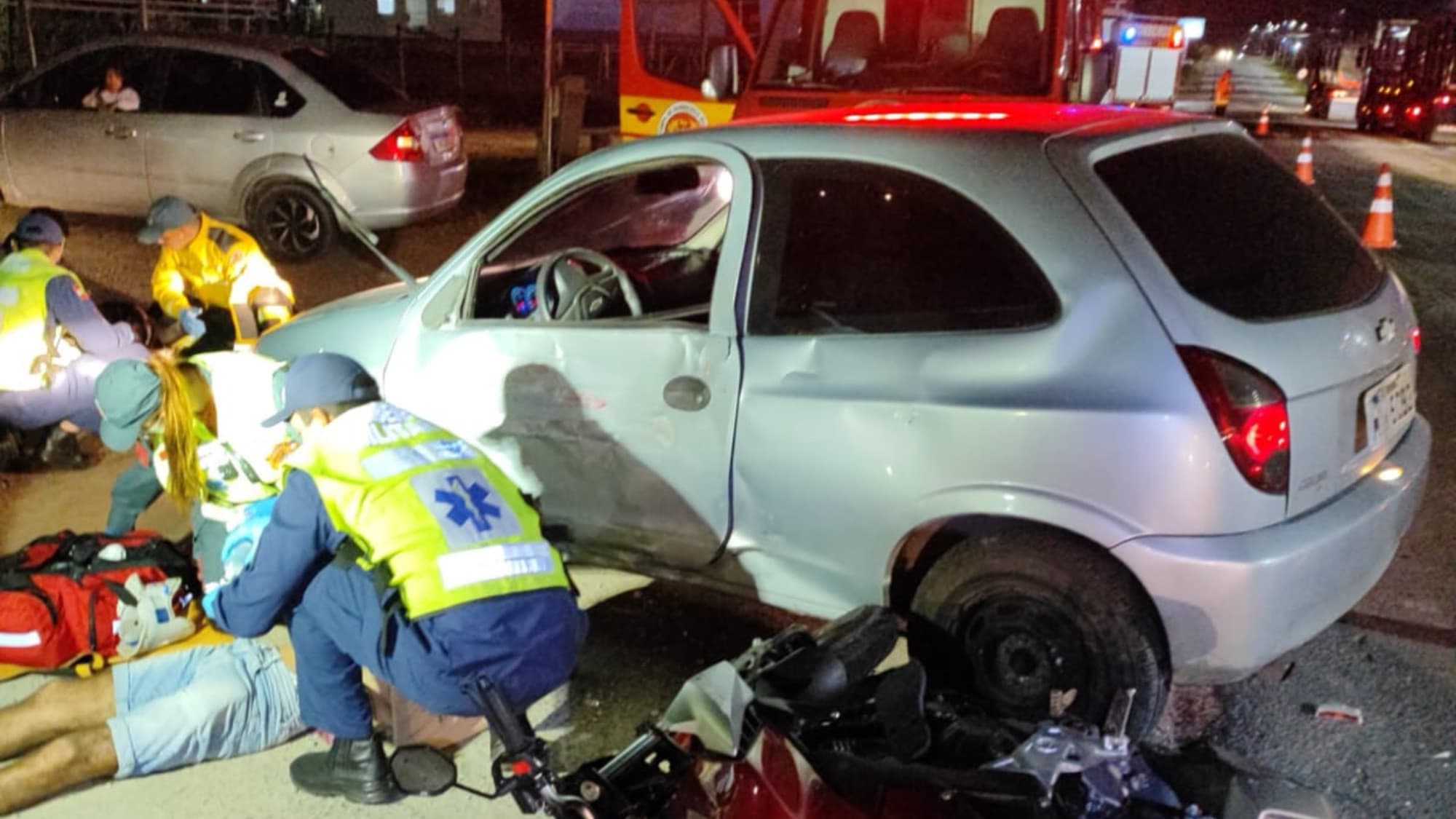 Motociclista fica ferido após colisão com carro em rodovia de Gaspar