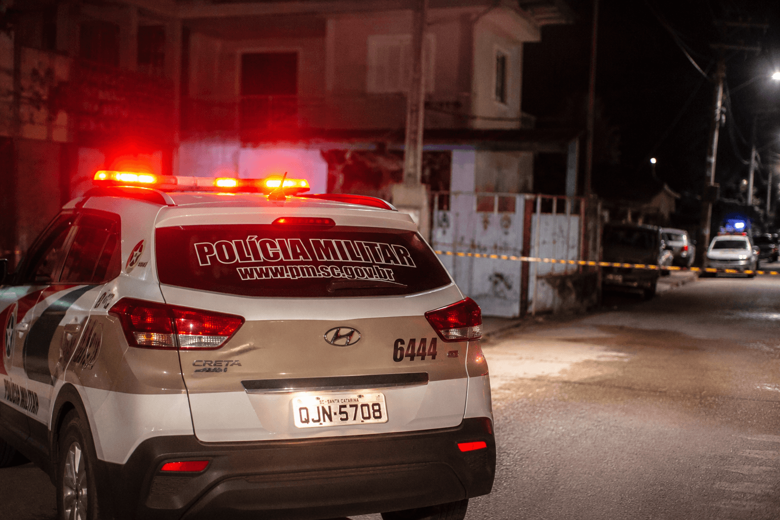 Irmãos se enfrentam a facadas e um acaba com pulmão perfurado em Brusque