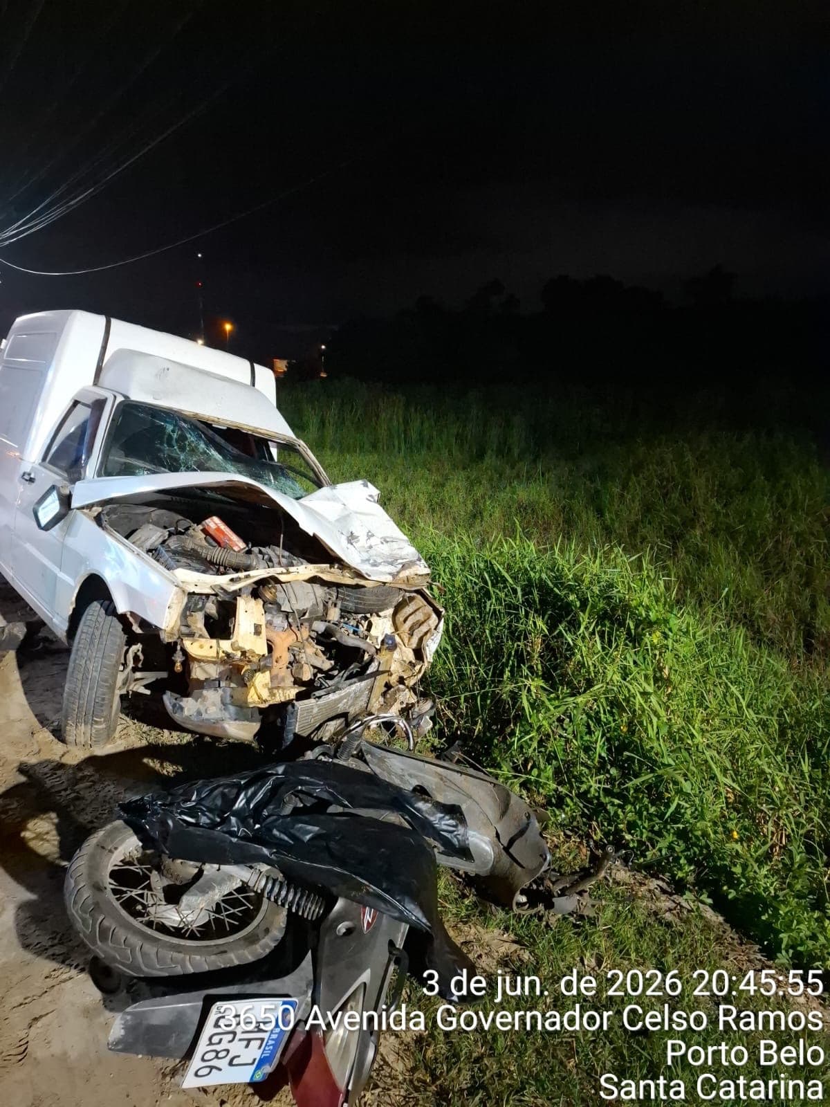 Homem morre em grave acidente entre motocicleta e carro em Porto Belo