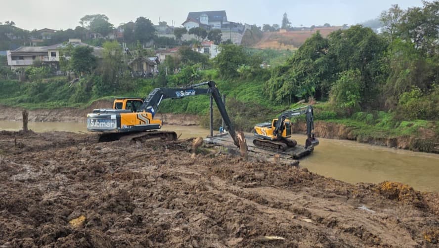 Rios assoreados há 40 anos voltam a ser limpos no Vale do Itajaí em ano de El Niño