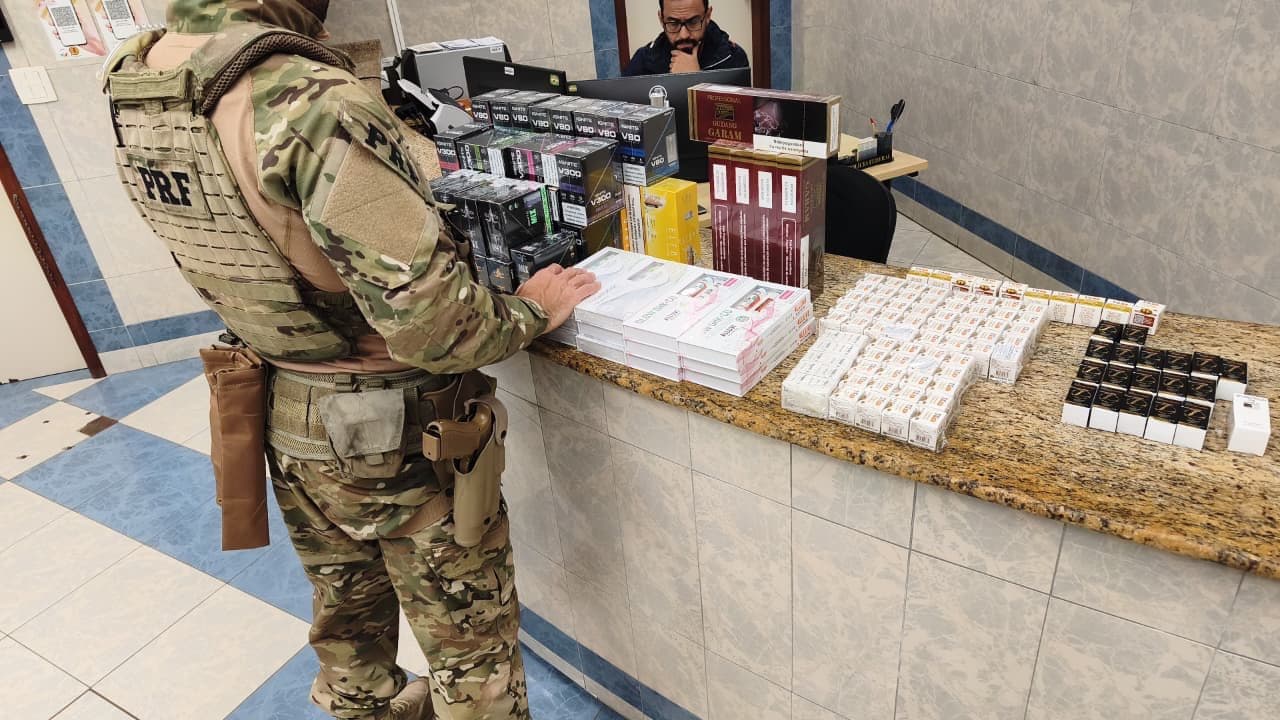 Casal é preso com carga de contrabando avaliada em quase R$ 60 mil na BR-101