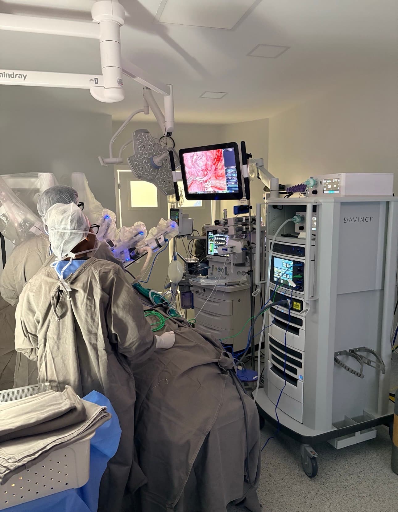 Brusque entra para a história: Hospital Azambuja faz a primeira cirurgia robótica oncológica pelo SUS em SC