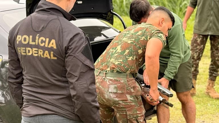 Polícia Federal destrói 70 armas de fogo em Florianópolis