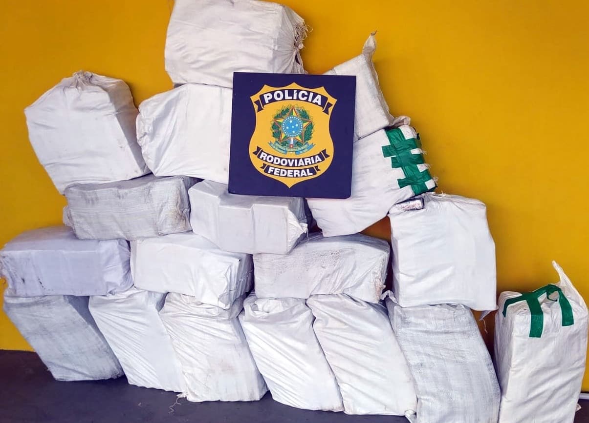 PRF apreende quase meia tonelada de cocaína na BR-101 em Joinville