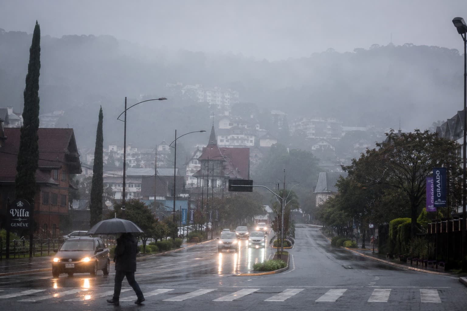 Frente fria vira o tempo em SC: da chuva persistente ao frio que chega a -3°C no fim de semana