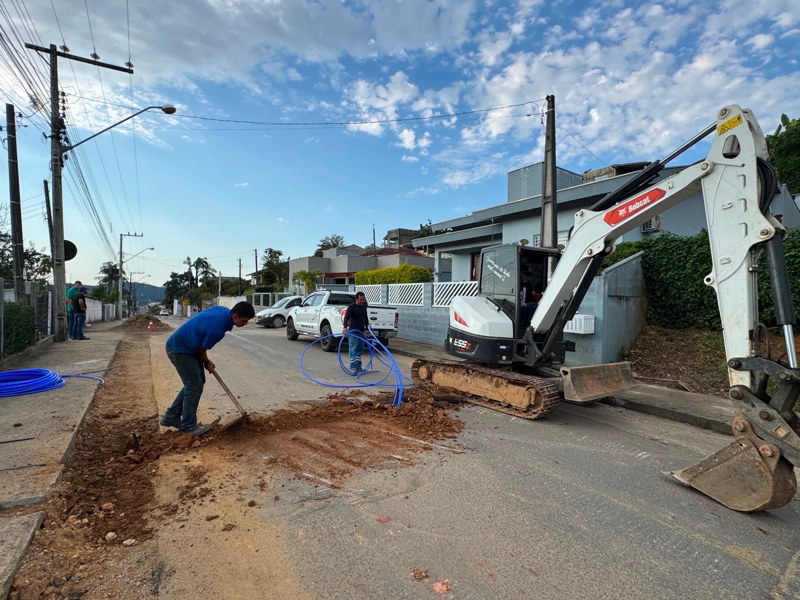 Samae conclui obra e retira rede de água que passava por terrenos particulares após mais de 40 anos em Brusque