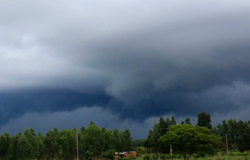 Santa Catarina tem risco de temporais e ventos de até 75 km/h nesta segunda-feira