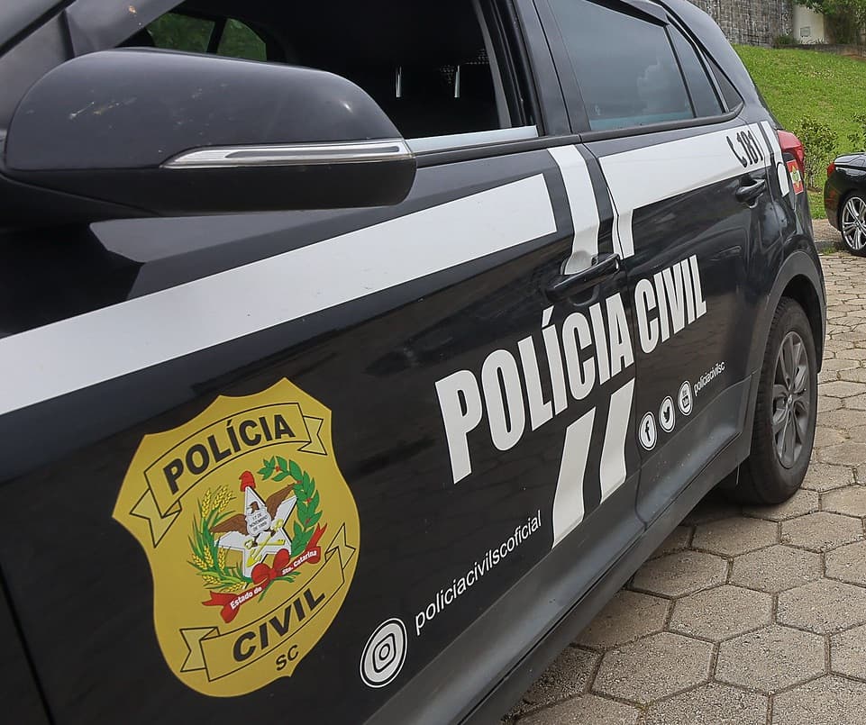 Delegacia de Capturas da DEIC prende foragido pelo crime de tortura na Capital