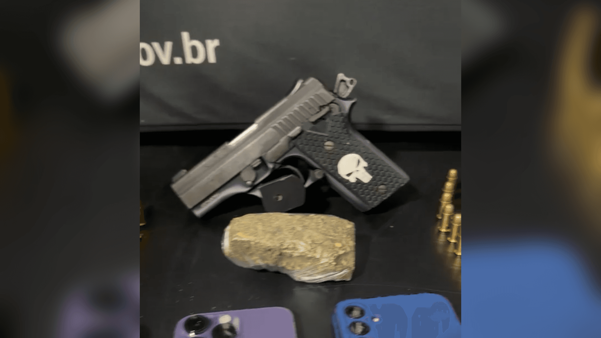 Homem foragido da Justiça é preso com arma furtada e drogas em Porto Belo