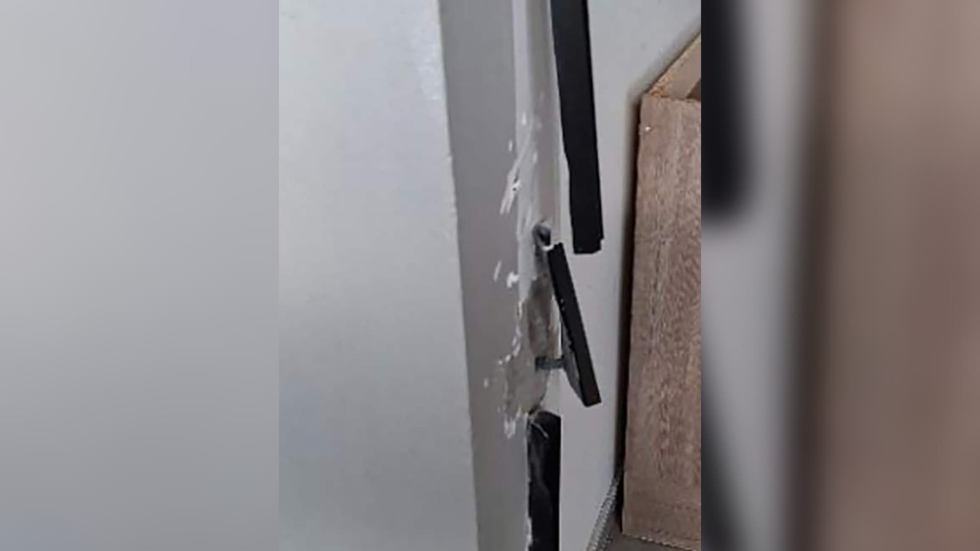 Homem encontra casa arrombada e tem geladeira, TV e outros eletrodomésticos furtados em Indaial