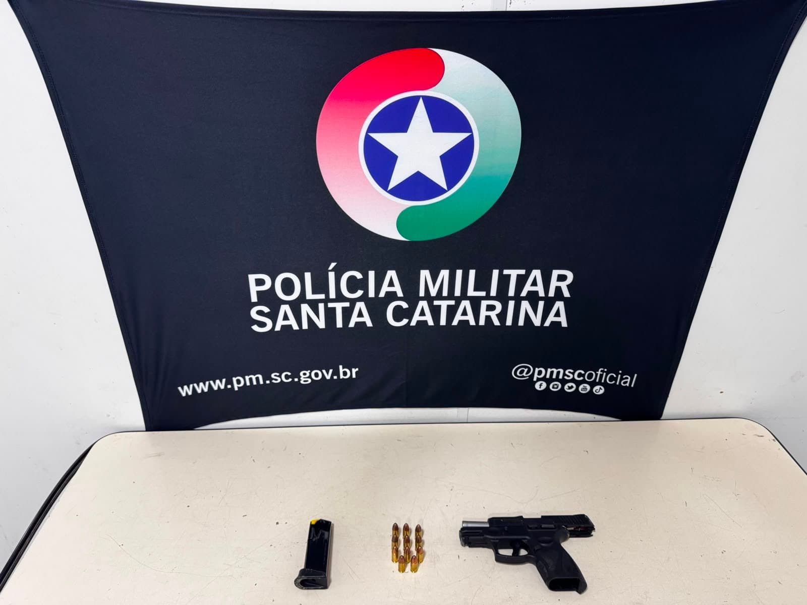 Homem é preso após tentativa de homicídio motivada por suposto desacordo comercial em Blumenau