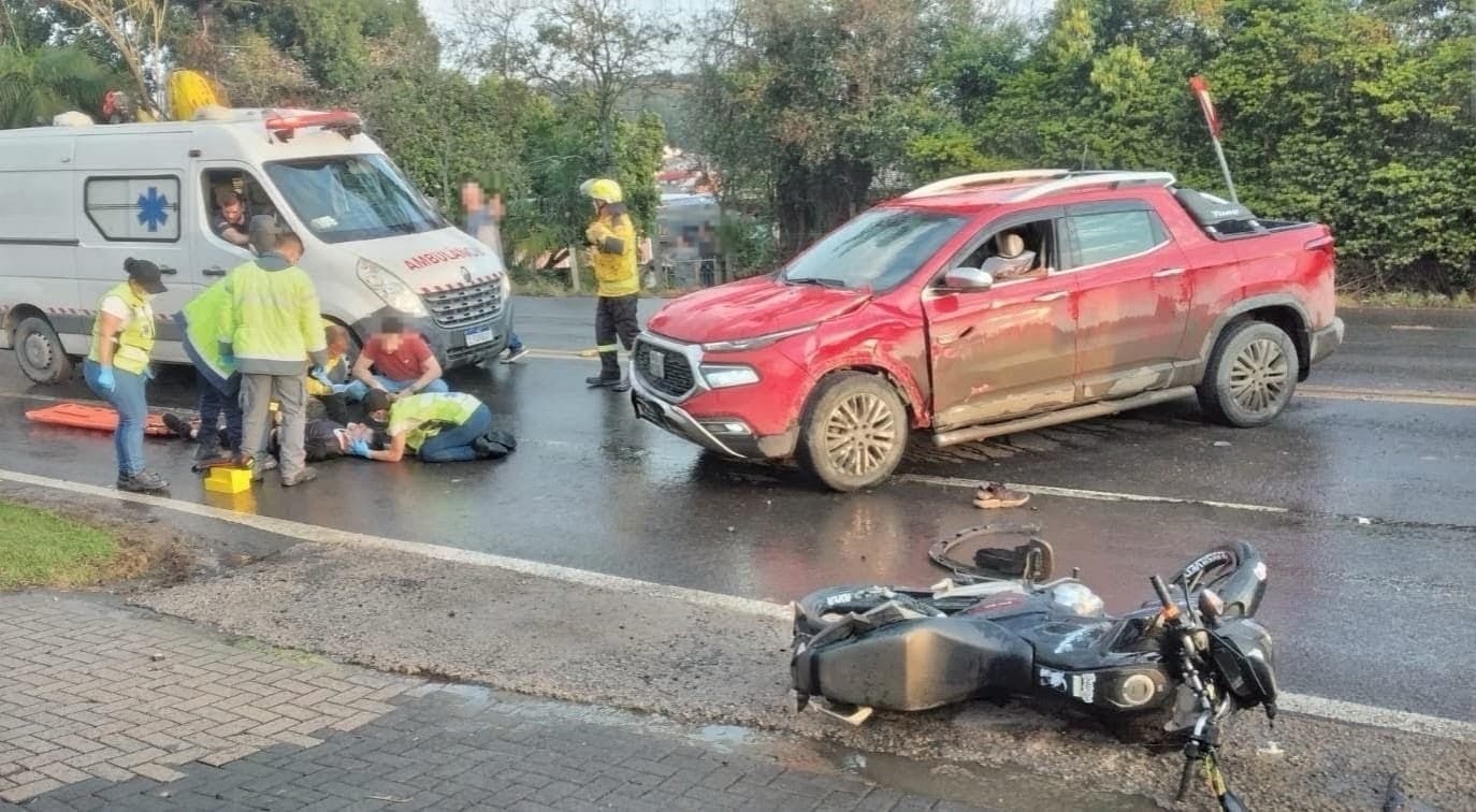 Motociclista sofre fraturas após acidente na BR-470