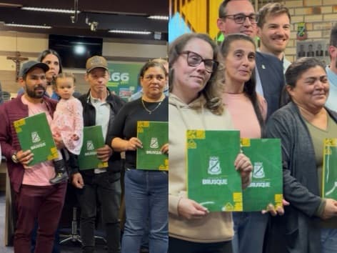 Prefeitura de Brusque entrega certidões e 46 famílias passam a ter a casa registrada no próprio nome
