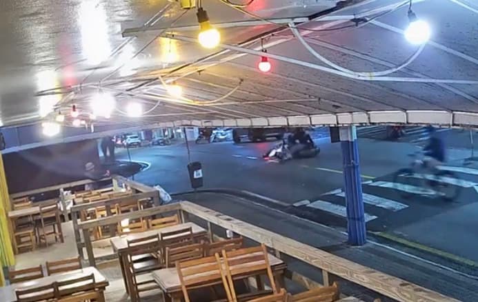 Motociclista é preso após colisão com scooter elétrica em Balneário Camboriú