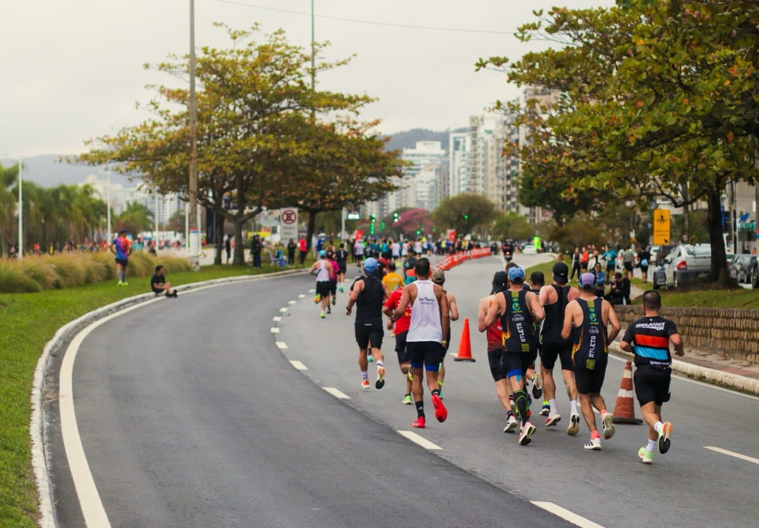 Meia Maratona provoca congestionamento intenso no acesso à Ilha em Florianópolis
