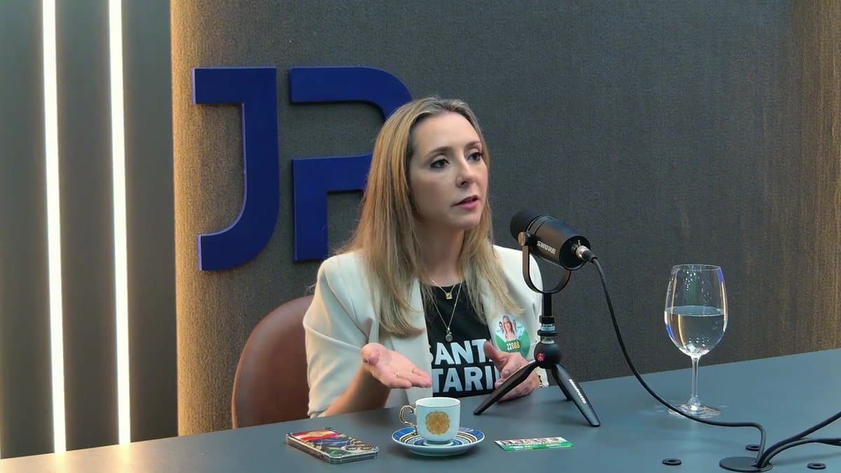 “Sou bolsonarista, podem me taxar do que quiserem”, diz Letícia Mattos ao JR