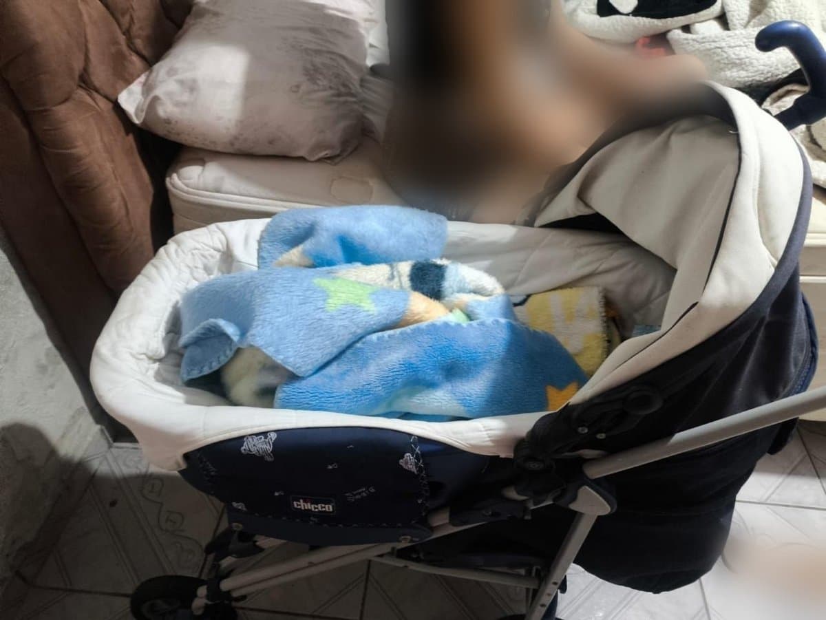 Samu encontra bebê de um mês morto havia seis horas dentro de casa em Joinville