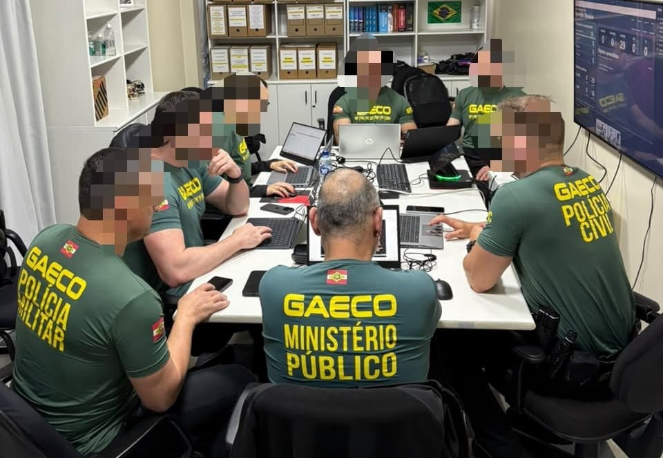 PCC na mira: operação mobiliza forças de segurança em 11 cidades de SC e do Paraná