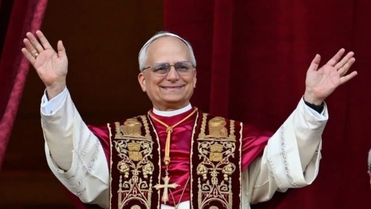 'Deu tudo certo': Papa Leão XIV é operado no pulmão e já está no quarto, informa Vaticano