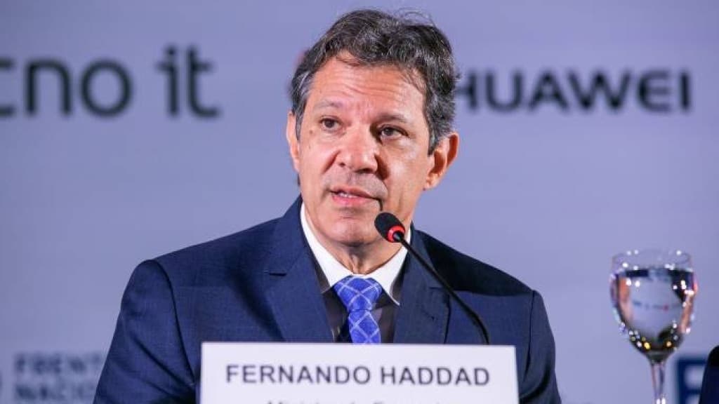 Governo desiste de taxar transações internacionais de até US$ 50 para pessoas físicas