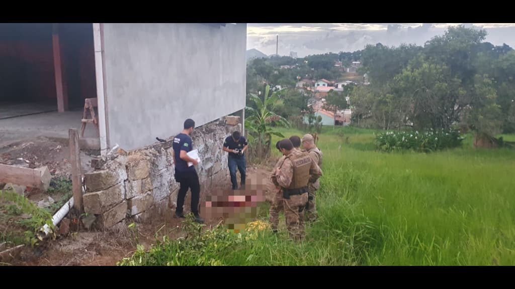 Pai de criminoso morto em confronto é detido pela Polícia Militar
