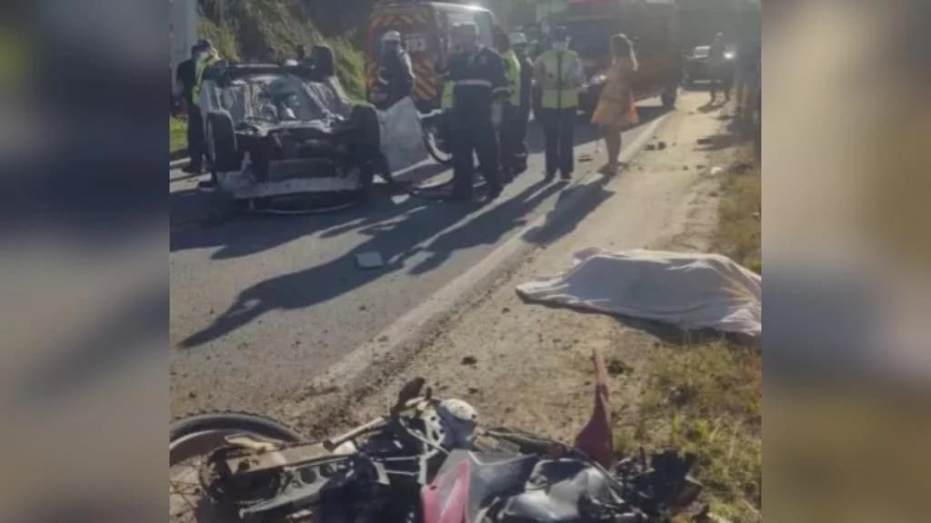 Motociclista morre após grave acidente entre carro e moto em Brusque