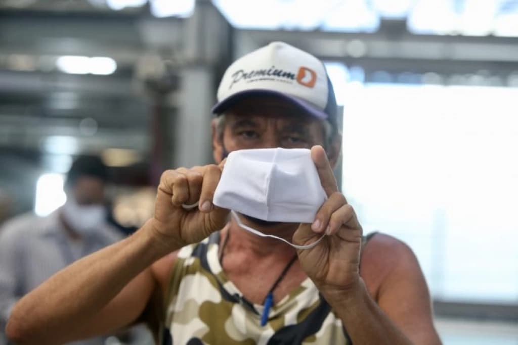 Bahia volta a exigir uso de máscara em ambientes fechados