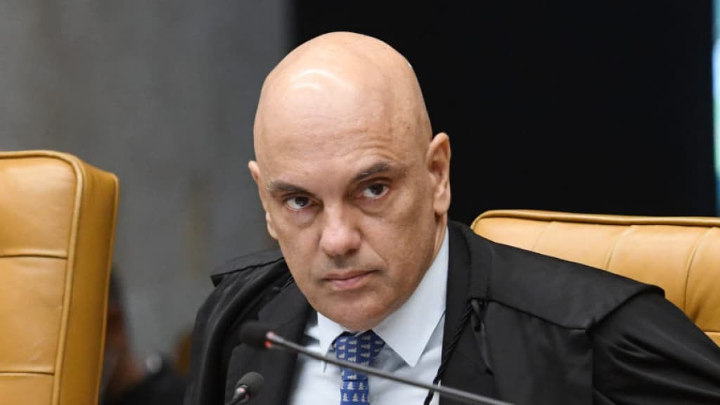 Moraes é isolado após ser infectado por COVID-19