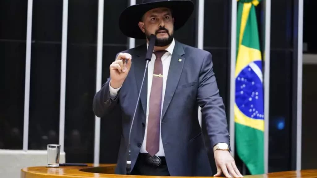 Deputado Zé Trovão solicita intervenção dos Estados Unidos na prisão de Nicolás Maduro