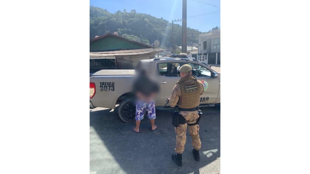 Adolescente é detido por roubo em Itapema