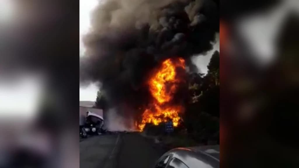 Colisão entre caminhões causa morte em SC