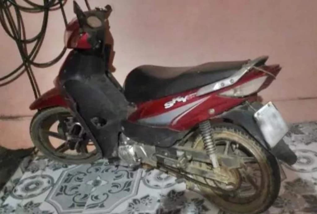 Homem fica bêbado esquece moto em bar e registra boletim de ocorrência